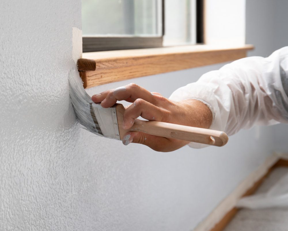 painting-trim Painting around a window trim